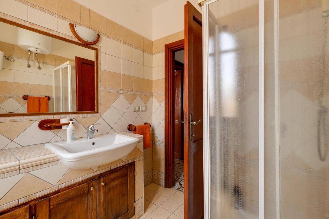 Villa La Terrazza sul Mare Magomadas Esterno foto