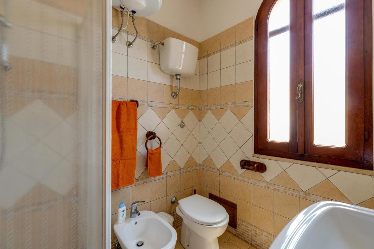 Villa La Terrazza sul Mare Magomadas Esterno foto
