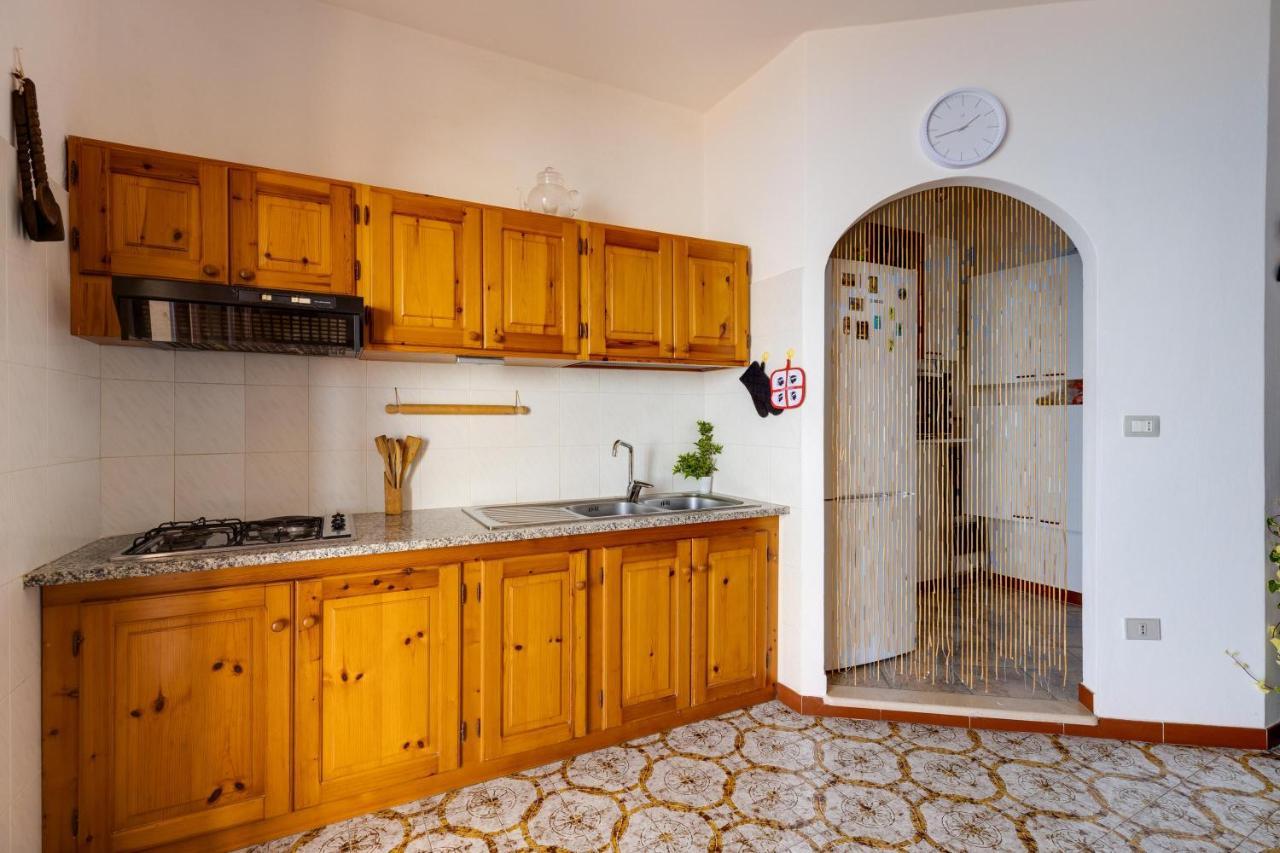 Villa La Terrazza sul Mare Magomadas Esterno foto