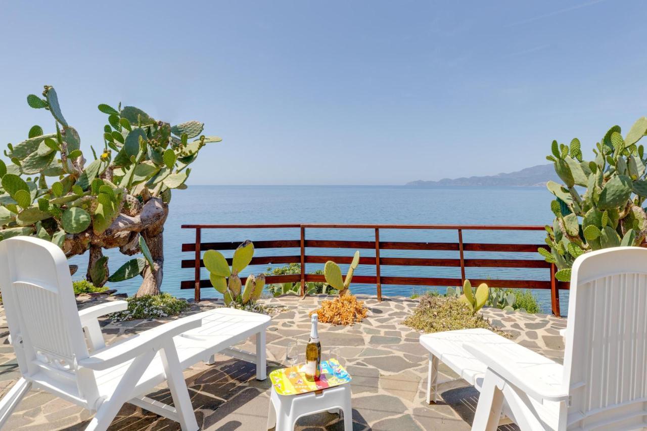 Villa La Terrazza sul Mare Magomadas Esterno foto